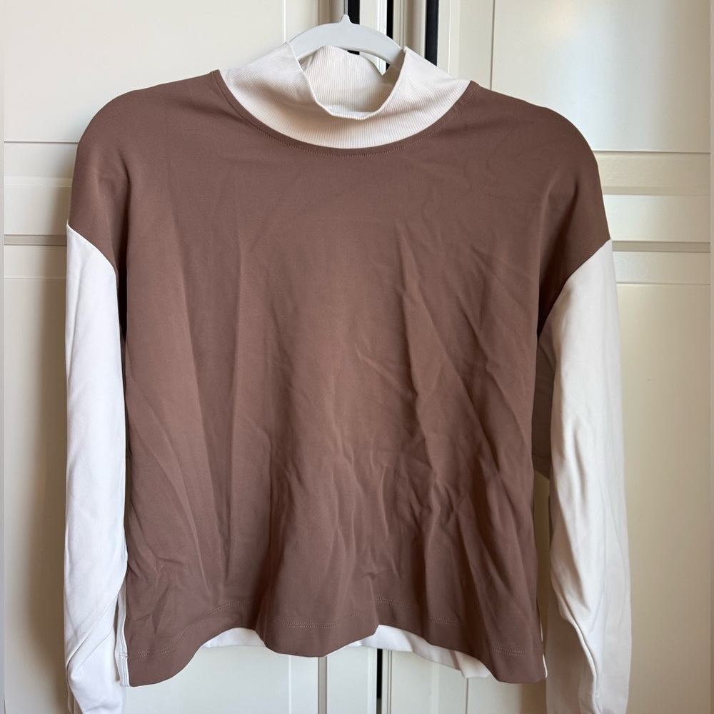 Athleta Two Tone Mock Neck. Size M.